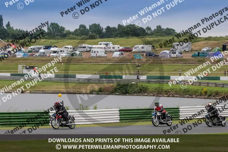 Vintage motorcycle club;eventdigitalimages;mallory park;mallory park trackday photographs;no limits trackdays;peter wileman photography;trackday digital images;trackday photos;vmcc festival 1000 bikes photographs